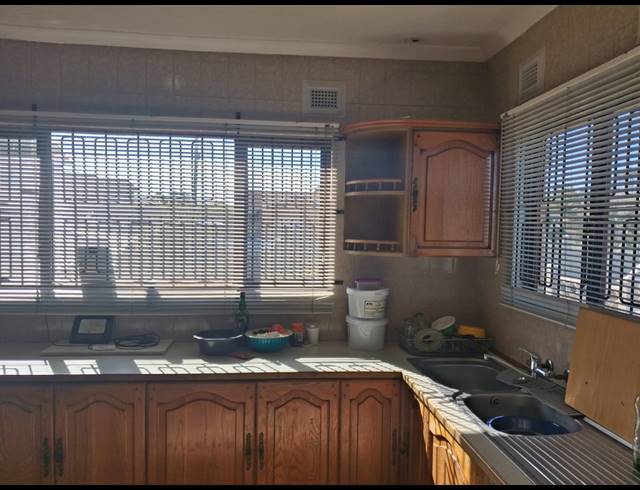 3 BEDROOM HOUSE FOR SALE IN CRAIGIEBURN